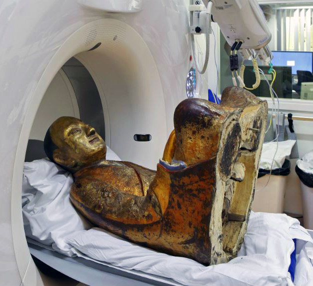 When a Dutch hospital performed a medical examination of a Buddha statue from China dating back to the 11th or 12th century, it found a shocking surprise hidden inside.