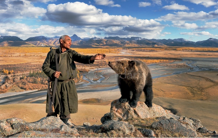 Photographer Hamid Sardar-Afkhami is a scholar in Mongolian and Tibetan languages, with a Phd from Harvard. After living in Tibet and exploring the Himalayan regions for more than a decade, Hamid began taking annual expeditions into the Mongolian outback to document a country where a majority of the population are still nomad.
