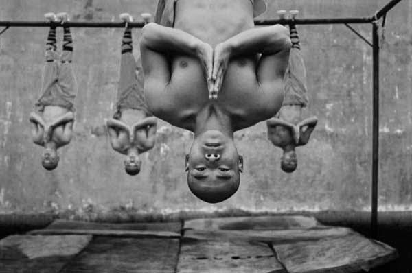 Stunning Images Of Shaolin Monks Training