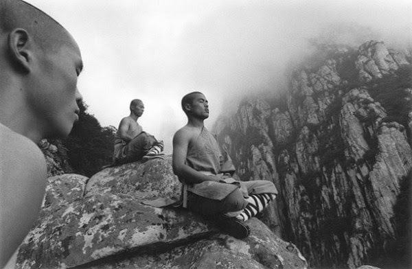 Stunning Images Of Shaolin Monks Training