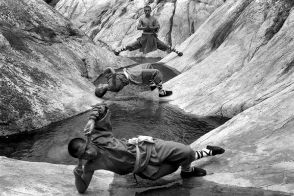 Stunning Images Of Shaolin Monks Training