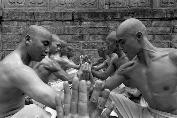 Stunning Images Of Shaolin Monks Training