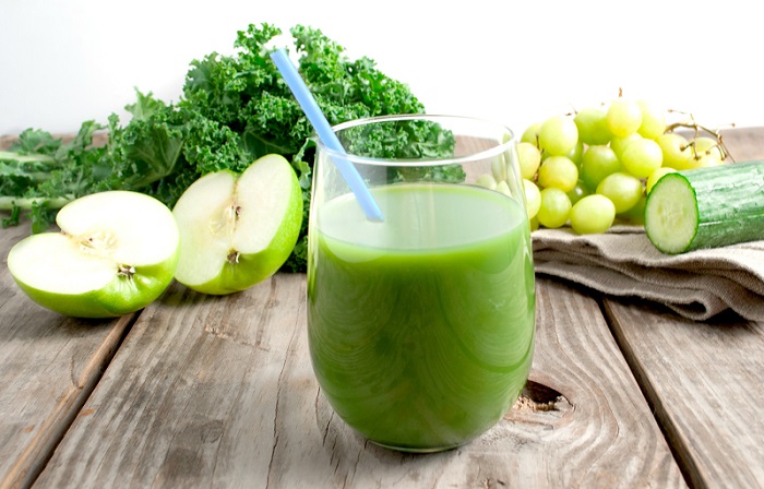 Maple-Juice-with-Kale-Apple-and-Grapes