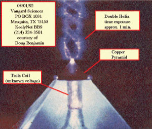 Two-Giant-Underwater-Crystal-Pyramids-Discovered-In-The-Center-Of-The-Bermuda-Triangle-8