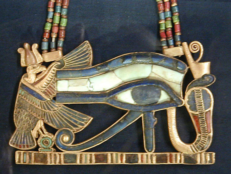 799px-wedjat_udjat_eye_of_horus_pendant